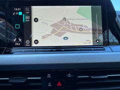 Fahrzeugabbildung Volkswagen Golf VIII Variant Life 2,0 TDI Navi Sitzh ACC