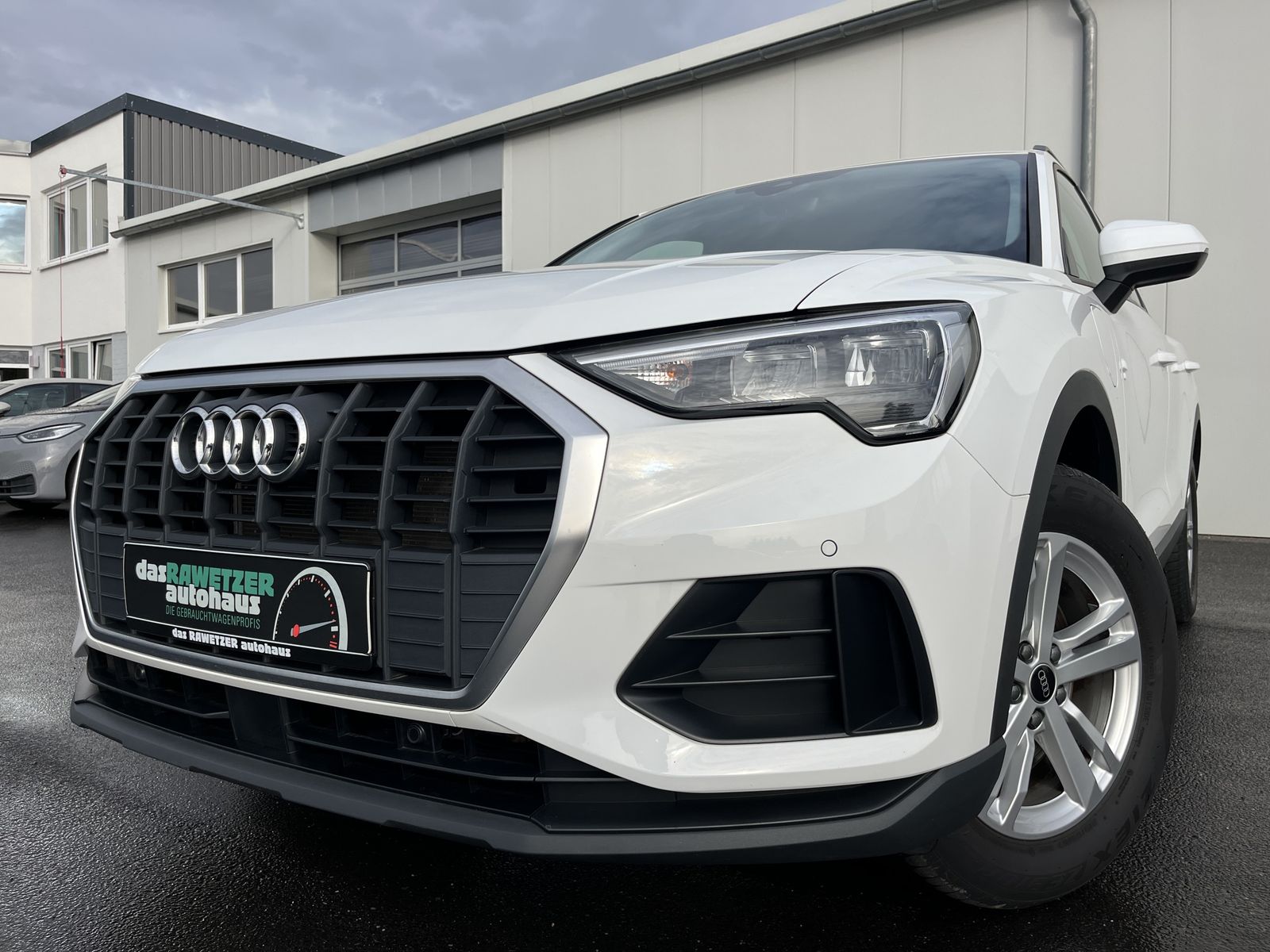 Audi Q3 - 1