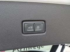 AUDI RSQ8 4.0 TFSI quattro Matrix Sportaga Sthzg Pano AUDI RSQ8 4.0 TFSI quattro Matrix Sportaga Sthzg Pano