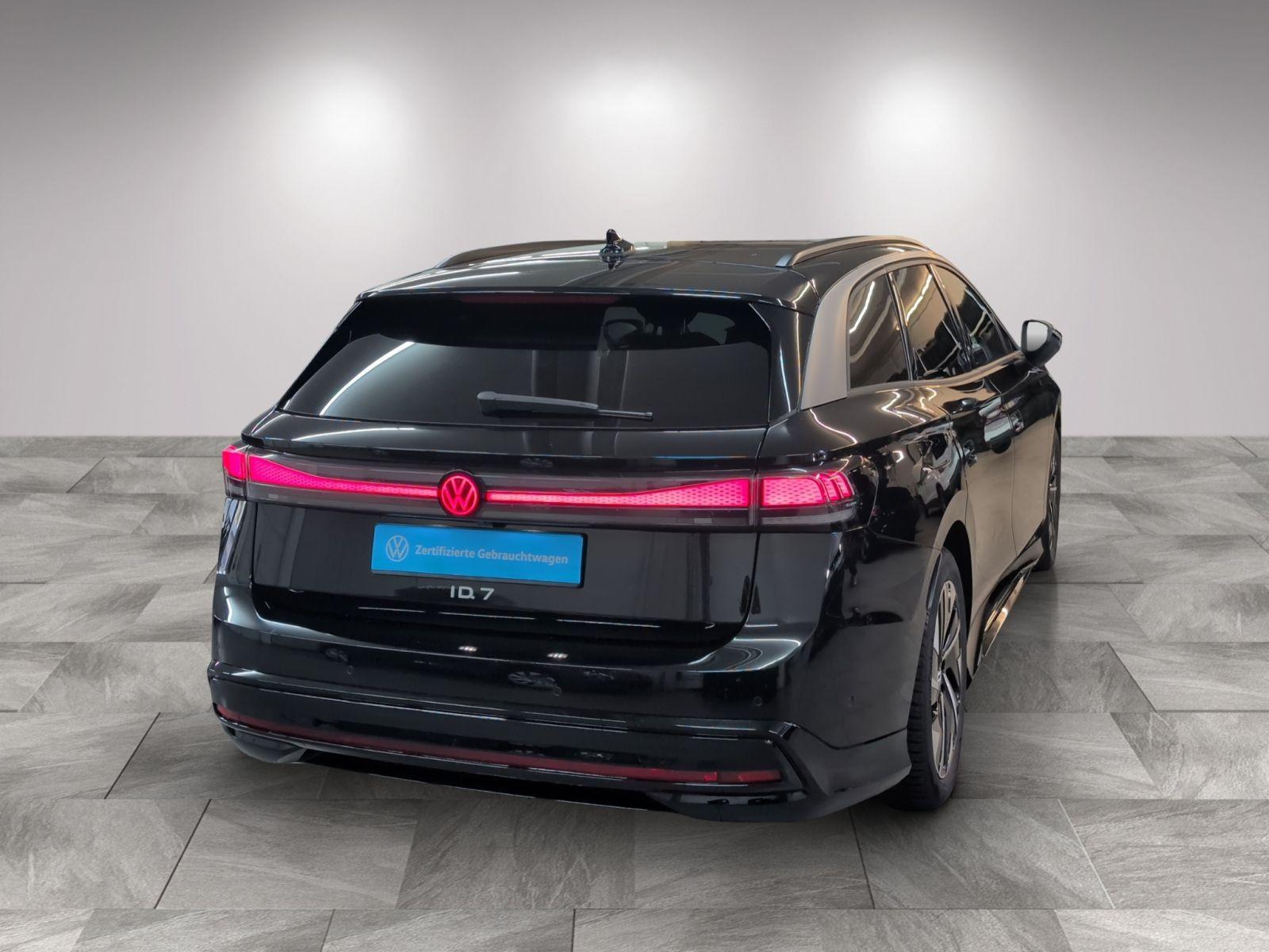 Volkswagen ID.7 Tourer Pro 82kWh/AHK/Matrix/360°/Wärmepumpe