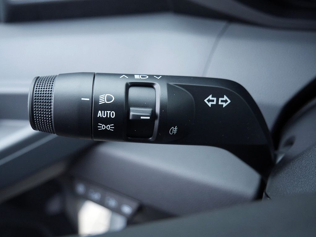 Fahrzeugabbildung Renault Master FWD Kasten L2H2 3.5to dCi 130 PDC AHK LED