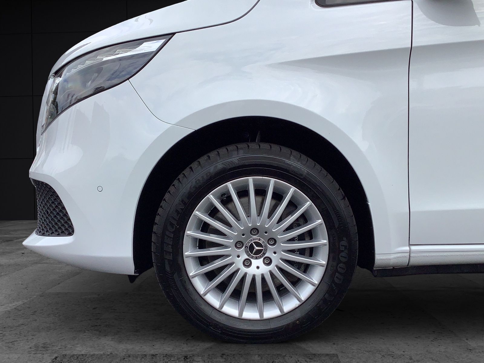 Fahrzeugabbildung Mercedes-Benz V 250 d EDITION 4M 7-Si. LED AHK NAVI MBUX