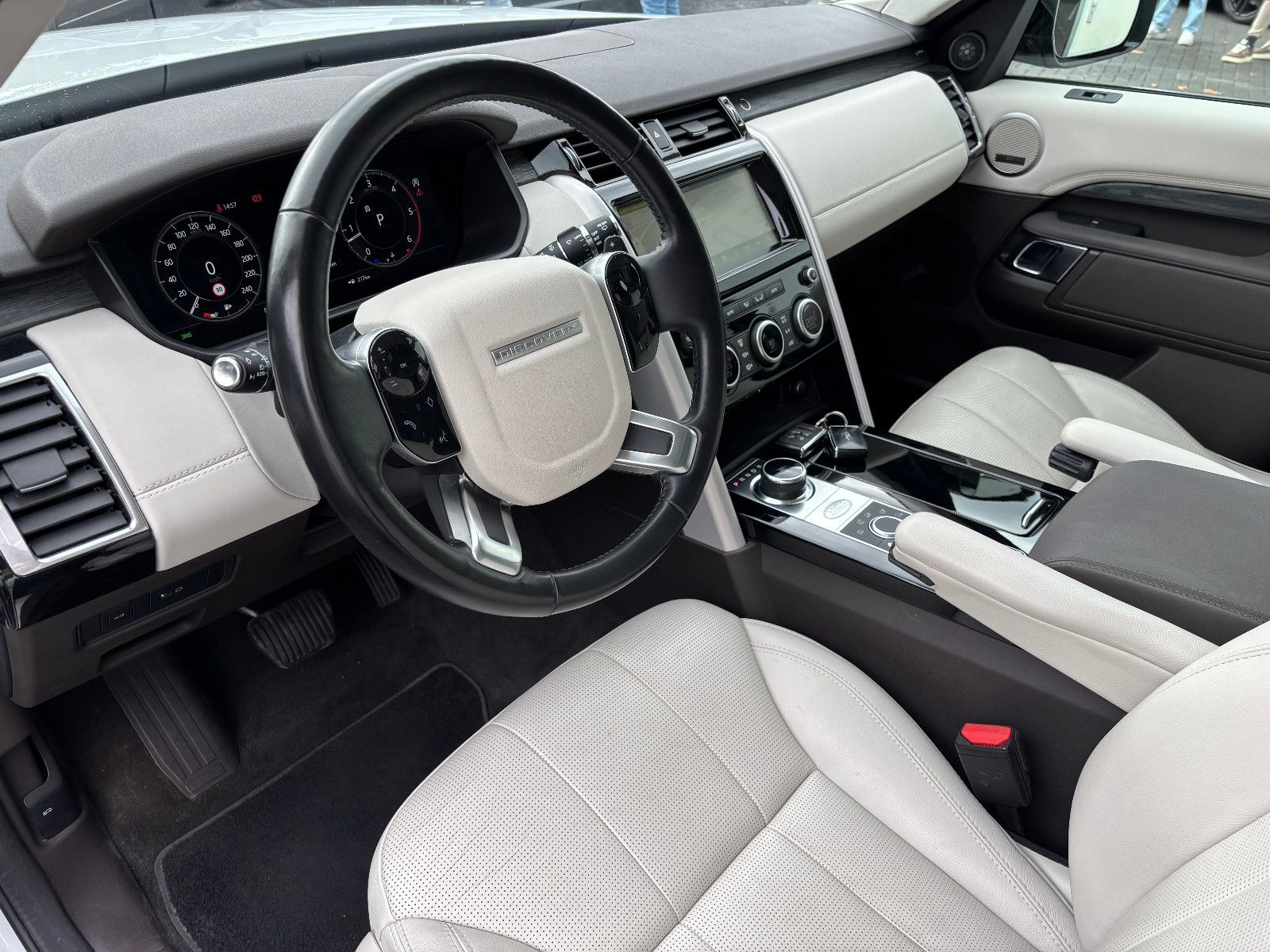 Fahrzeugabbildung Land Rover Discovery 5 HSE SDV6/7-SITZE/PANORAMA/EXCLUSIVE
