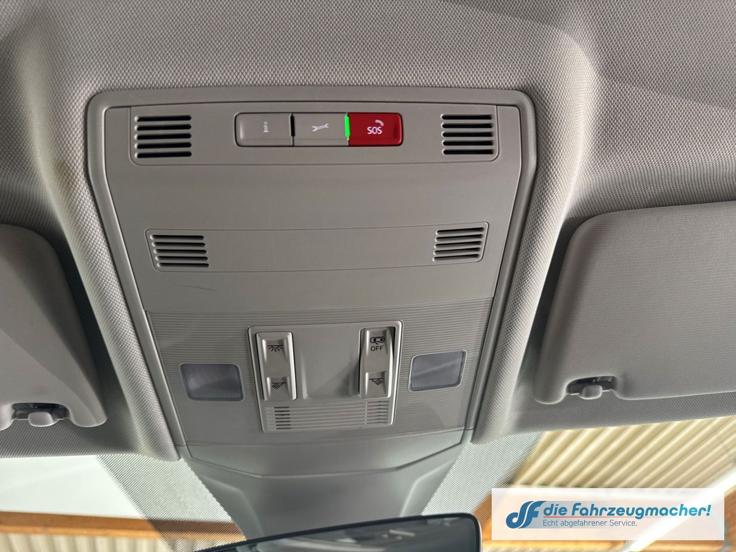 Fahrzeugabbildung Volkswagen T-Cross 1.0 TSI 85 kW Life Digitales Cockpit LED