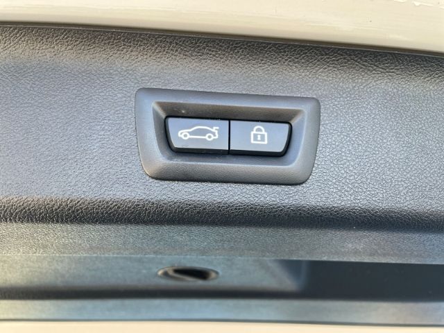 Fahrzeugabbildung BMW 530 i Mild-Hybrid Luxury Line Autom. Panoramadac