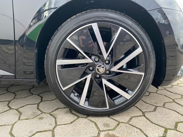 Fahrzeugabbildung SKODA Superb Combi *Matrix*RFK*19Zoll*Side Assist*eHec