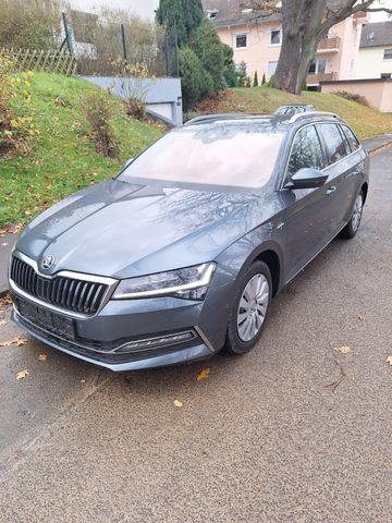 Skoda Superb 2.0 TDI DSG L&K, ACC, Matrix 