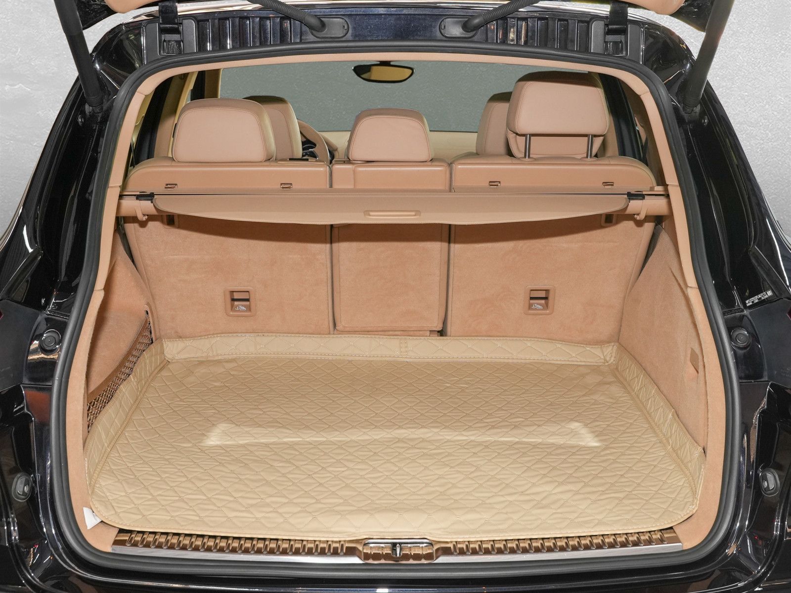 Fahrzeugabbildung Porsche Cayenne S Diesel - LED|Luft|Softclose|ACC|Pano