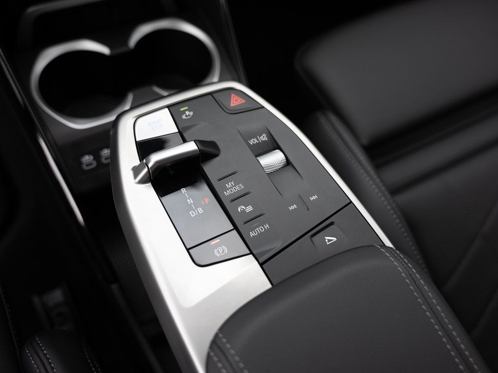 BMW iX2 - Bild 21