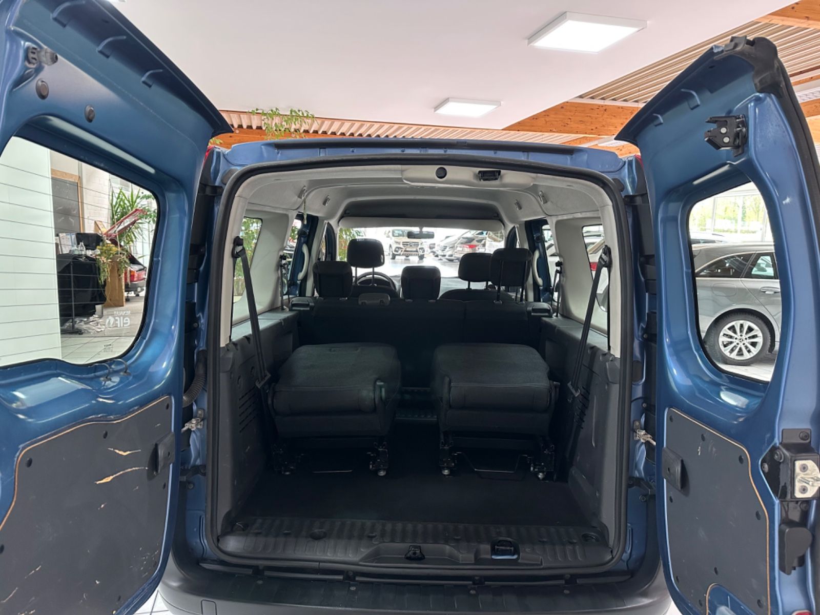 Fahrzeugabbildung Renault Kangoo *Grand*Klima*Maxi*7Sitzer*