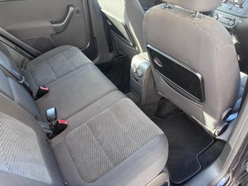 Volkswagen Golf Plus - 10