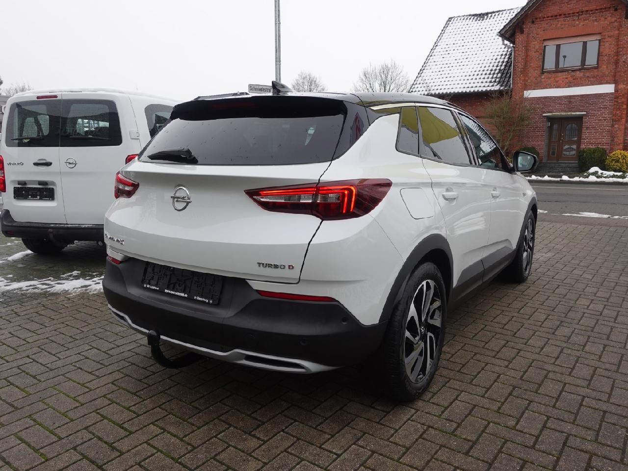 Fahrzeugabbildung Opel Grandland 2,0 Innovation Automatik