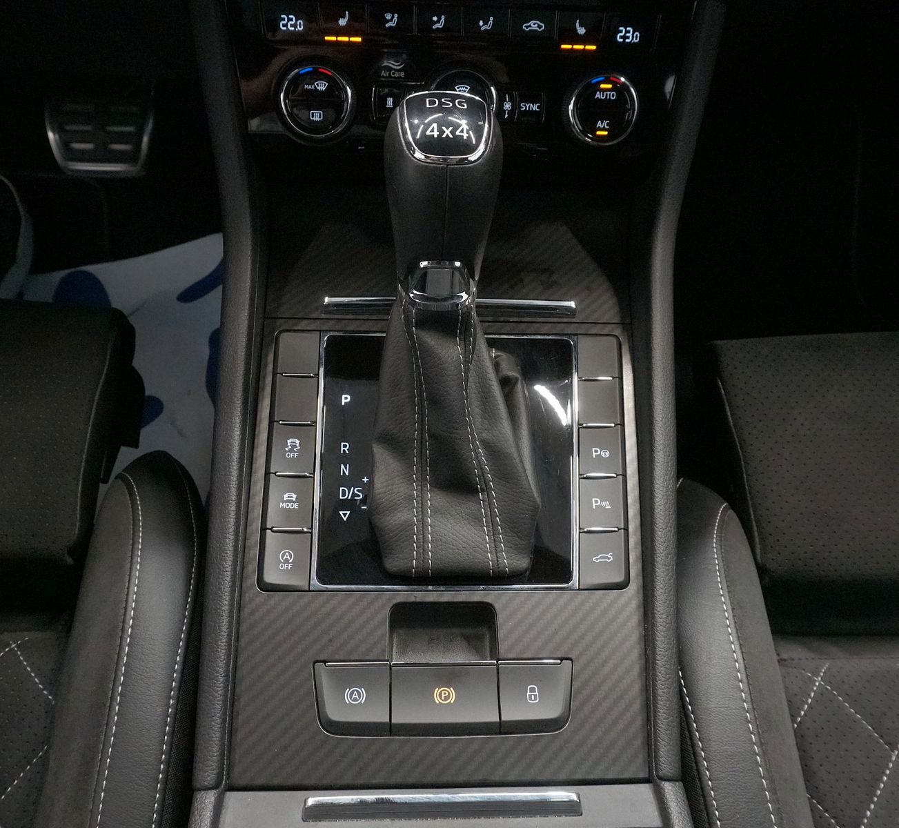 Skoda Superb Combi 2.0 TSI Sportline 4x4*ACC*AHK*STDHZ foto 24