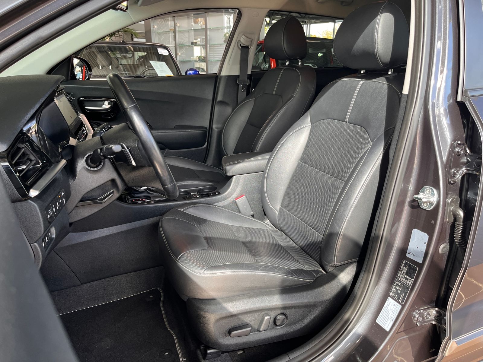 Fahrzeugabbildung Kia Niro Spirit PHEV LED NAVI LEDER SHZ AHK