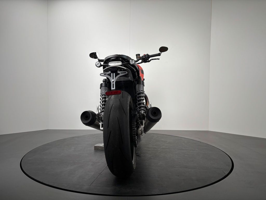 Fahrzeugabbildung Triumph SPEED TWIN 1200 *ZUBEHÖR *1. HAND *BAJA ORANGE