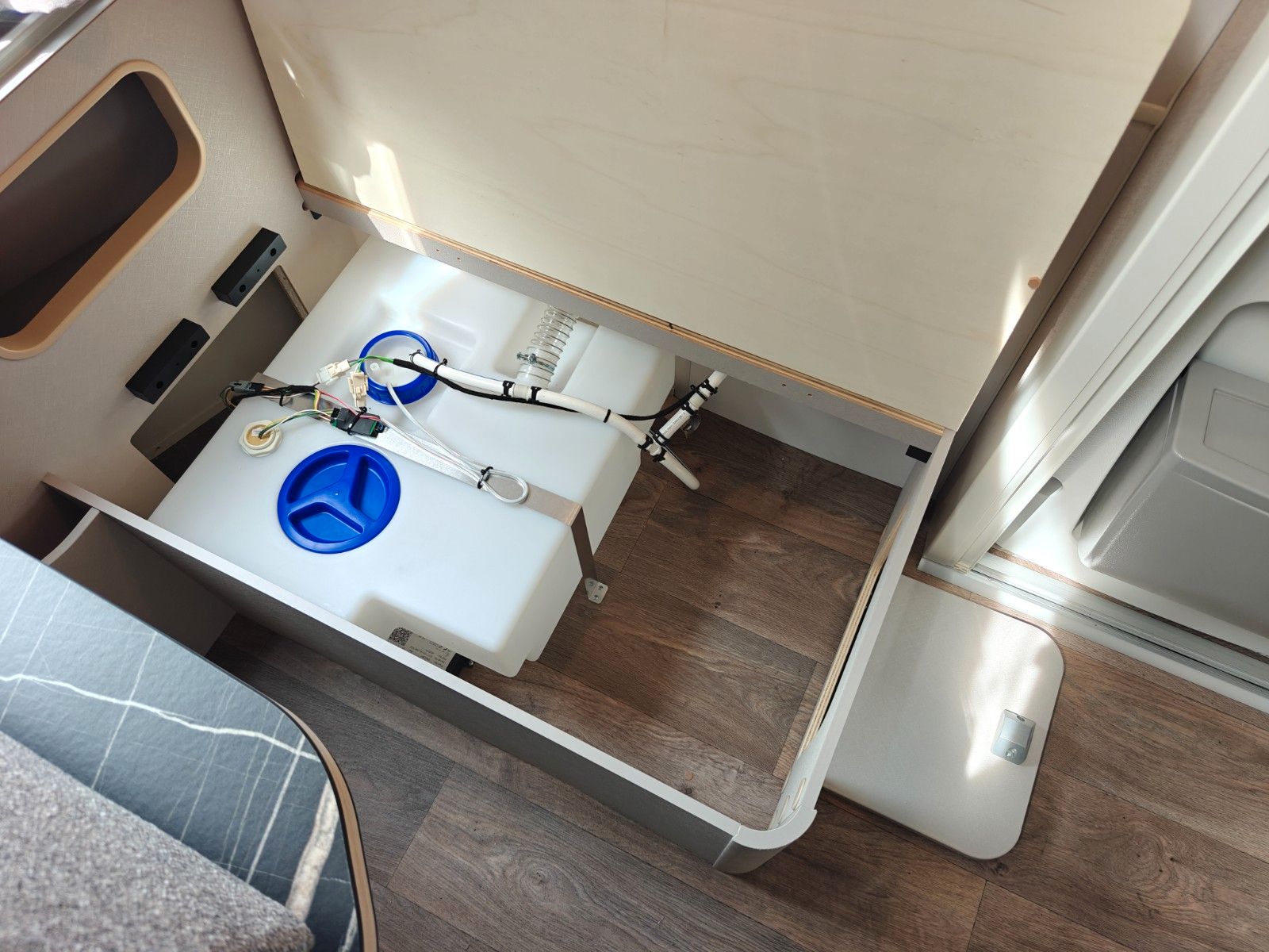 Fahrzeugabbildung HYMER / ERIBA / HYMERCAR Touring 630 Nugget Gold SD - JETZT 5.404€ SPAREN