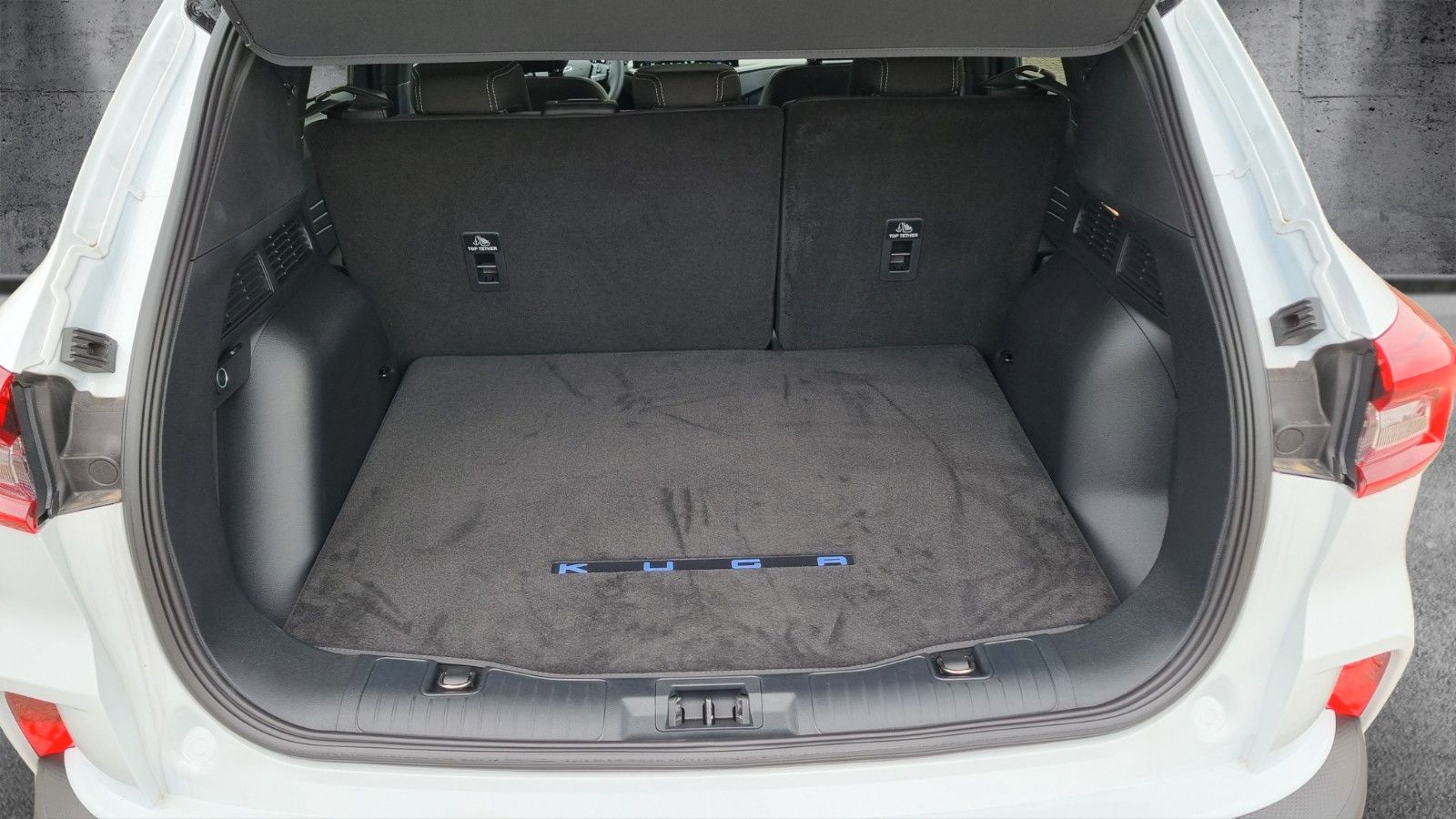 Fahrzeugabbildung Ford Kuga Titanium