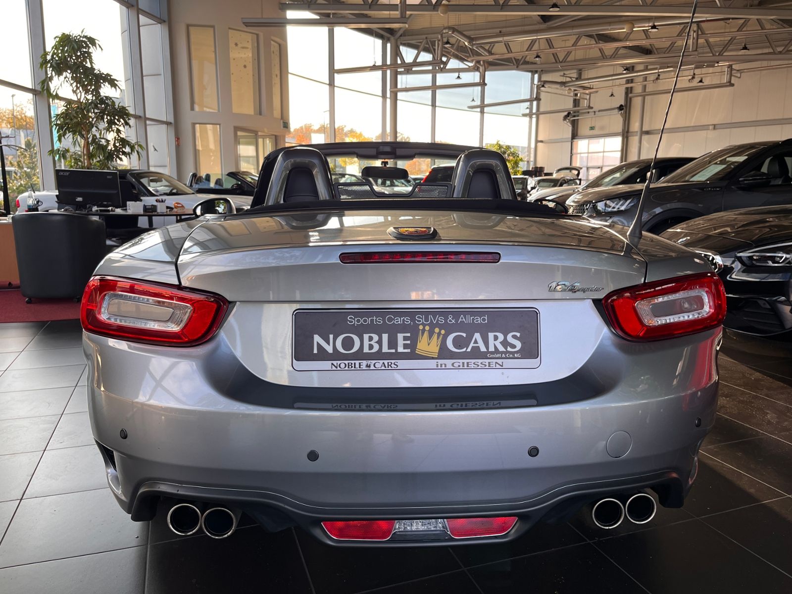 Fahrzeugabbildung Abarth 124 Spider  BOSE LEDER ALU