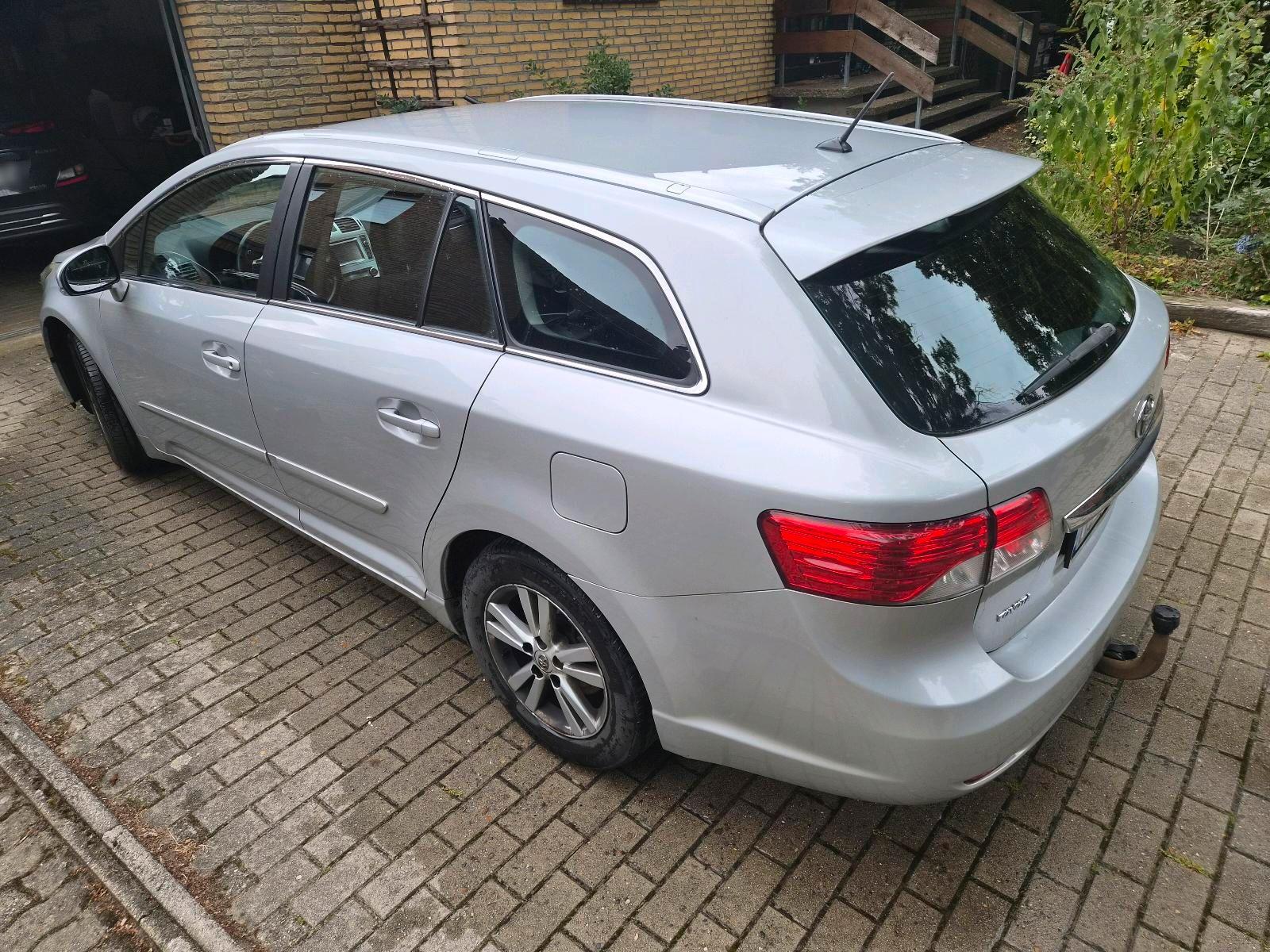 Toyota Avensis 2012 — photo 5