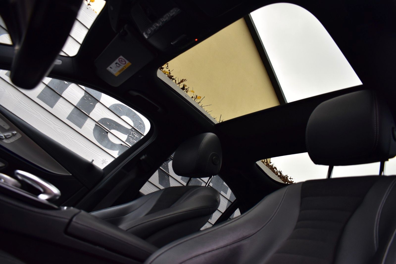 Fahrzeugabbildung Mercedes-Benz E 350e AMG Line,Leder,Navi,LED,HUD,Panor,360°+WR