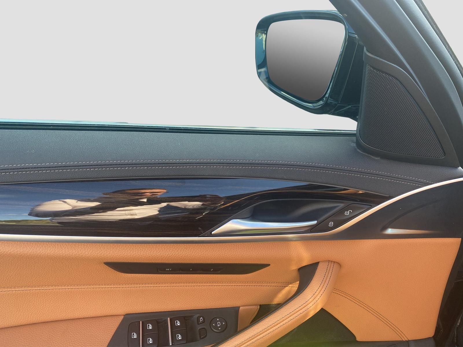 BMW 530e Touring Aut. Luxury Line ACC Laser AHK