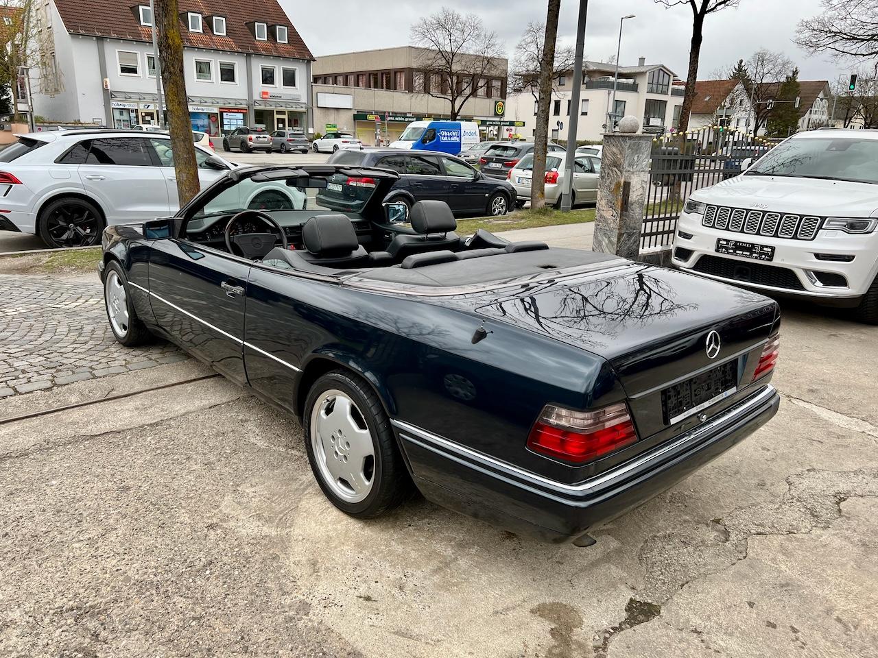 Mercedes-Benz E 220 Cabrio Final Edition *AMG-Alufelgen*Top-Zu