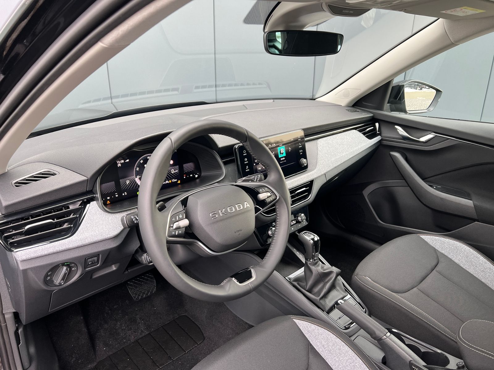 Fahrzeugabbildung SKODA Kamiq Selection 1.0 TSI DSG *Vorb. AHK, LED, ACC