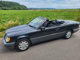 Mercedes-Benz Oldtimer Mercedes E 320 Cabrio in Top-Zust... - Mercedes-Benz E 320 aus 1995