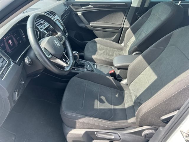 Fahrzeugabbildung Volkswagen Tiguan 2.0 TSI ELEGANCE 4MOTION KLIMA LED NAVI A