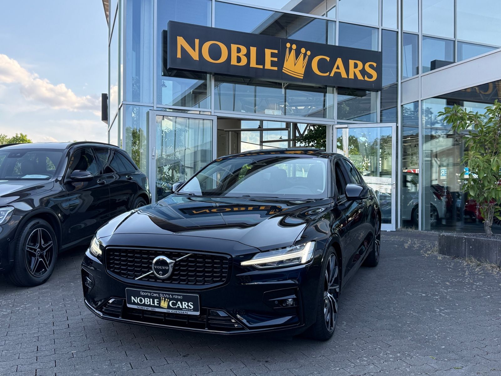 Fahrzeugabbildung Volvo S60 Lim. Plus Dark PANO H/K LED 20"