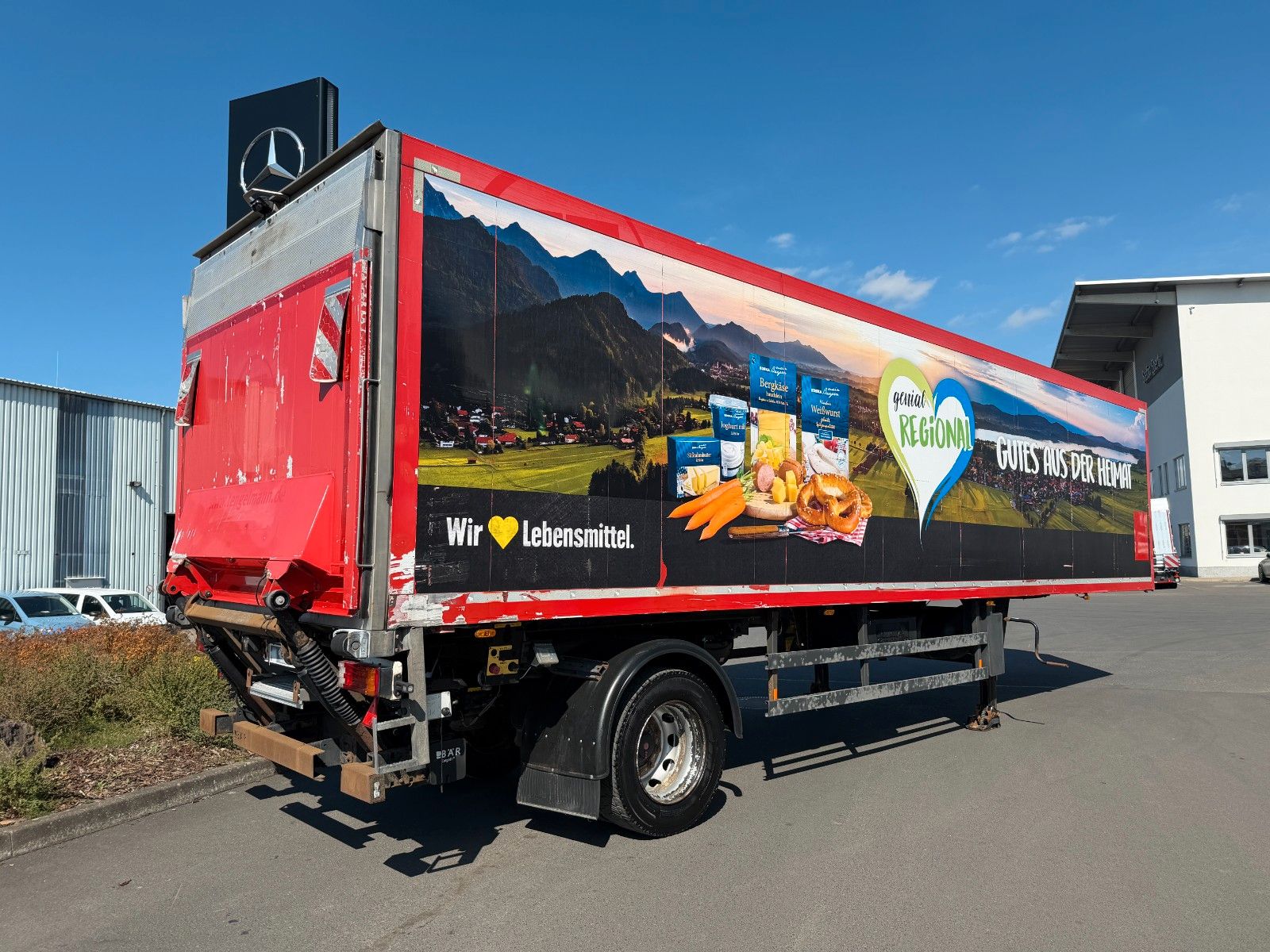 Fahrzeugabbildung Schmitz Cargobull SKO10 Carrier Maxima 1300 LBW Bär 2000kg gelenkt
