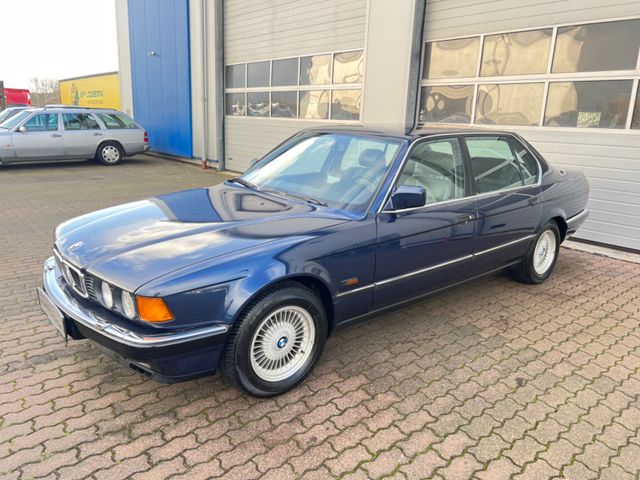 BMW 750 IL UNFALLFREI/ERSTLACK/ORIGINAL/H-ZULASSUNG