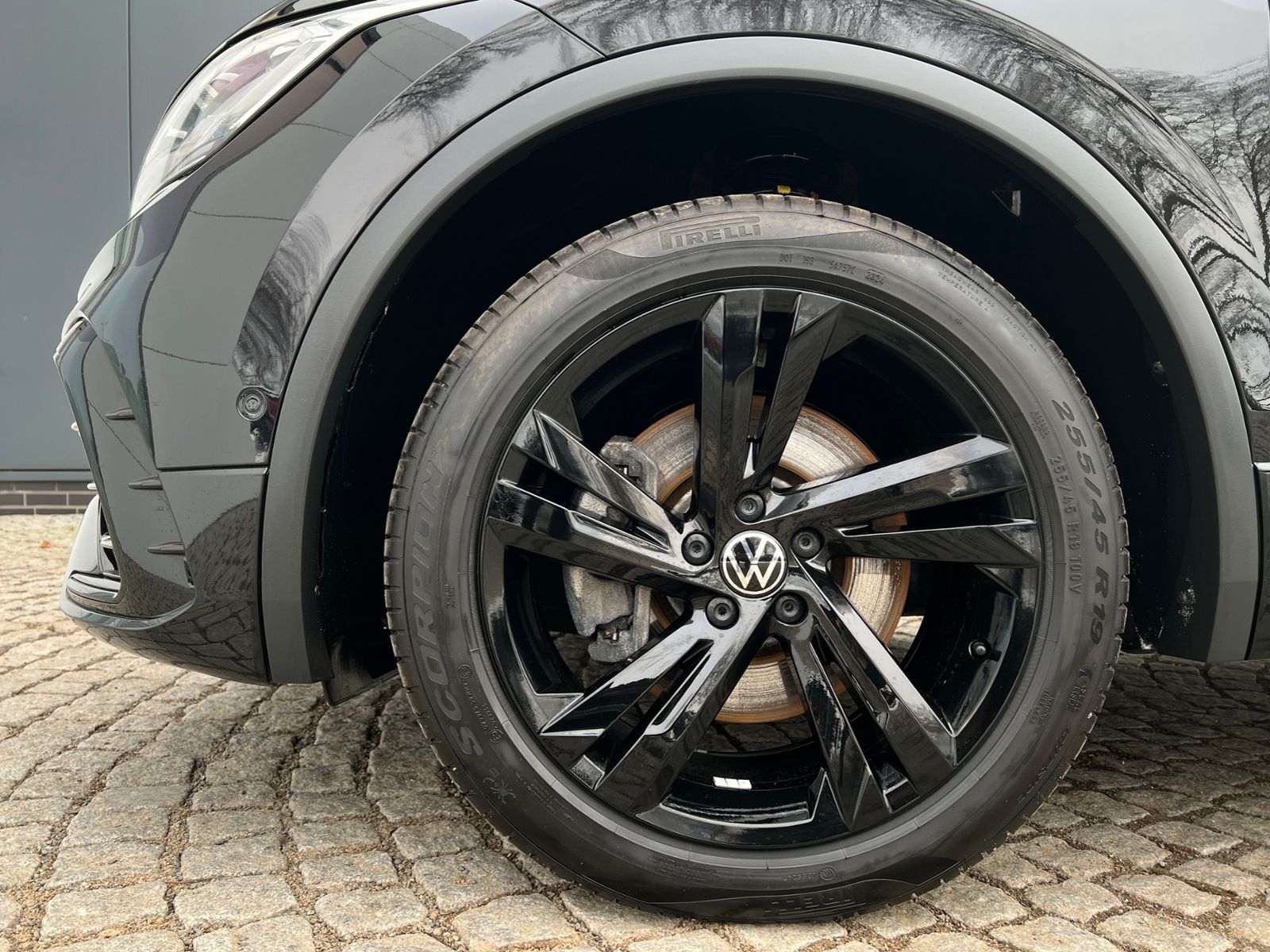 Fahrzeugabbildung Volkswagen Tiguan Allspace R-Line 2.0 TDI DSG 4MOTION *AHK,