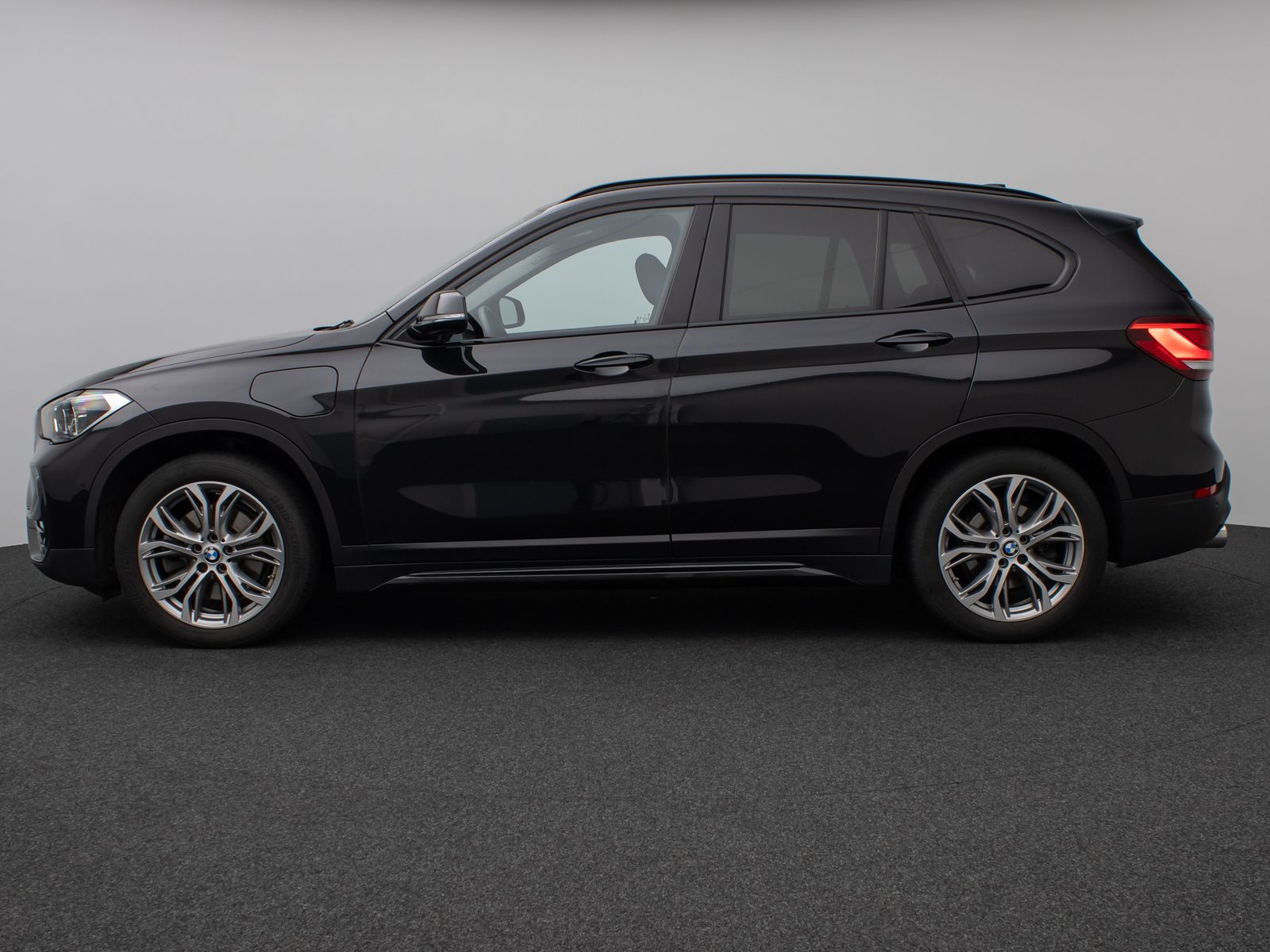 Fahrzeugabbildung BMW X1 xD25e Sport Line Kamera DAB HiFi LED 18Zoll