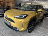 Toyota Yaris Cross Hybr Team NAVI LED SHZ KAMERA WINTER - mit Hybrid-Antrieb: Gold, Limousine