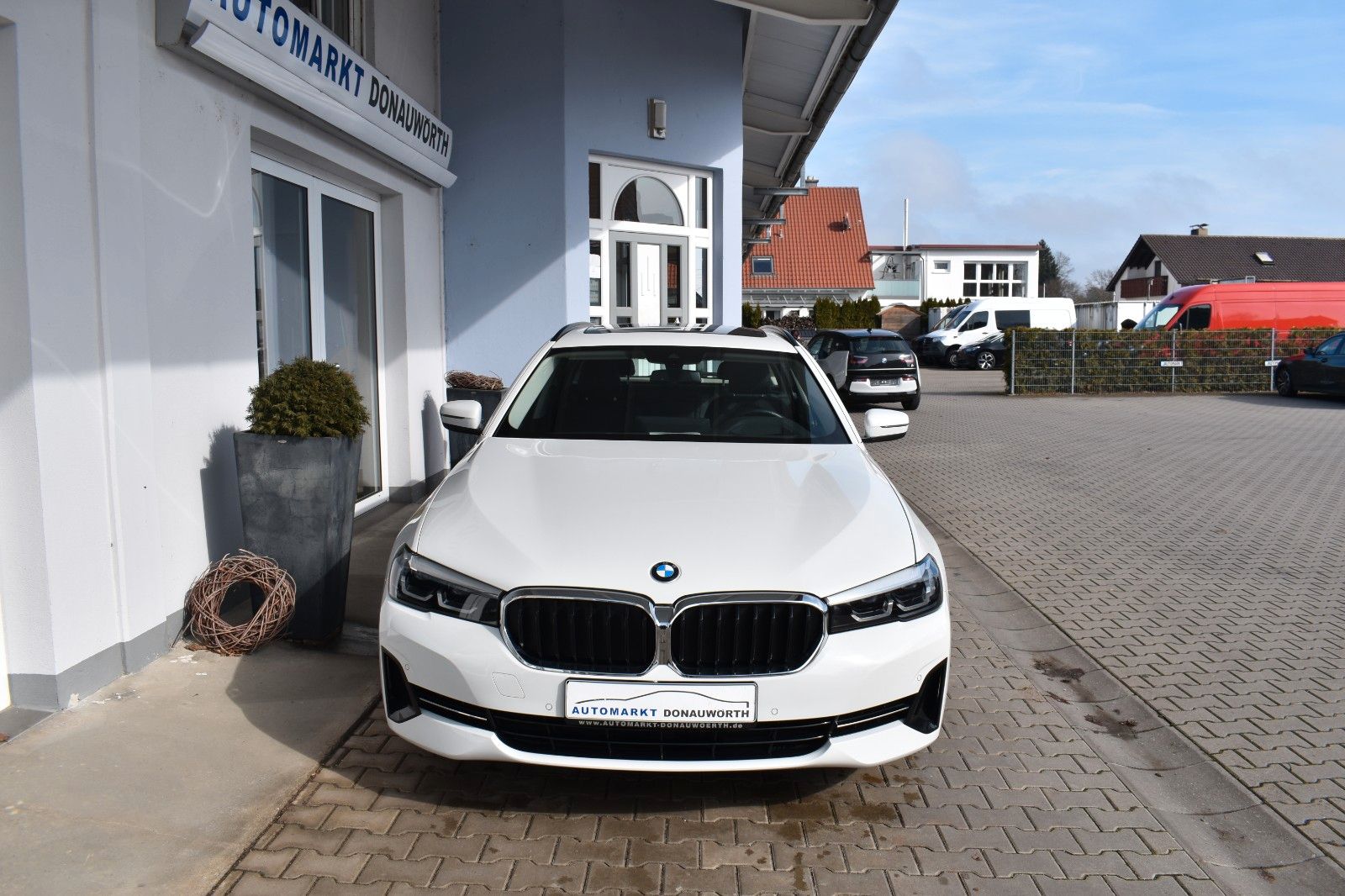 BMW 530d Touring Aut. PanoDach HUD Keyless Sitzhzg imagem 3