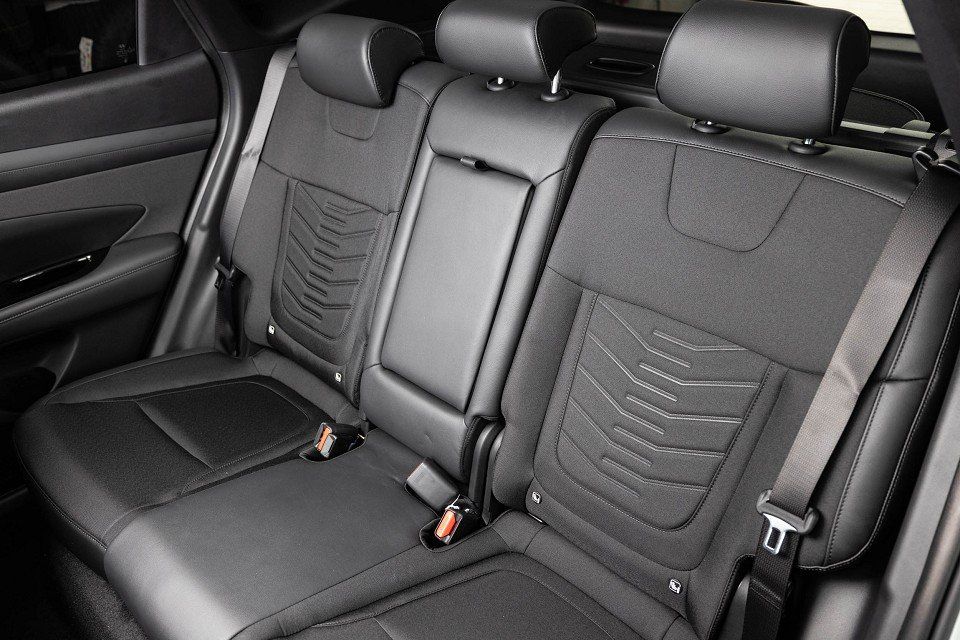 Fahrzeugabbildung Hyundai TUCSON 1.6T 160PS 48V DCT AWD TREND LED