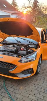 Ford Focus 2,3 EcoBoost ST Styling-Paket Auto ST ... - Ford Focus: Orange, ST