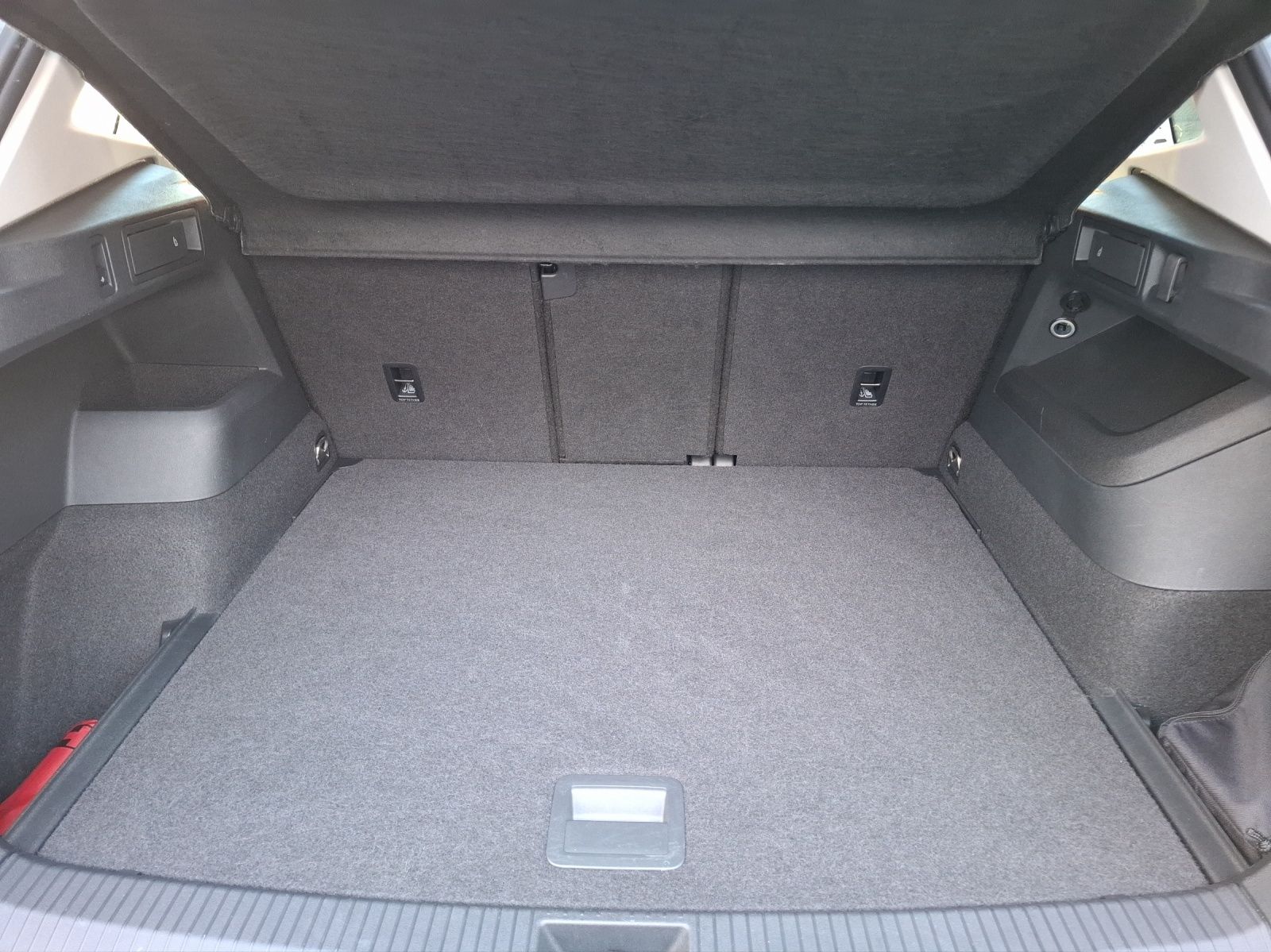 Fahrzeugabbildung Volkswagen Tiguan TDI Goal DSG 4M Standhzg LED AHK Navi AID