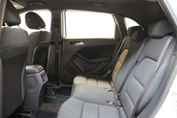 Mercedes B 180 - 12