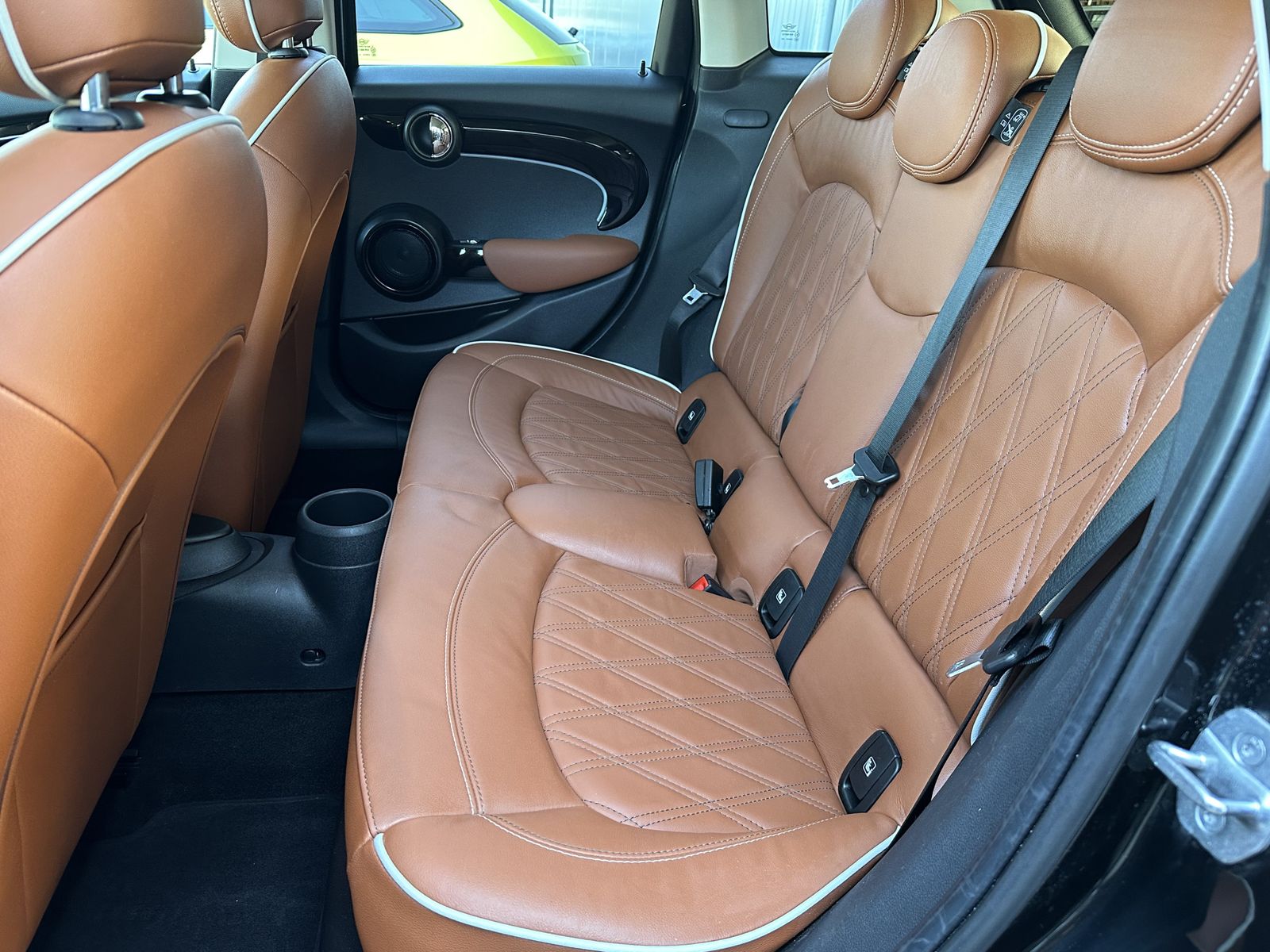 Fahrzeugabbildung MINI Cooper S 5-Türer Classic-Trim NAV+LED+KAMERA+DA