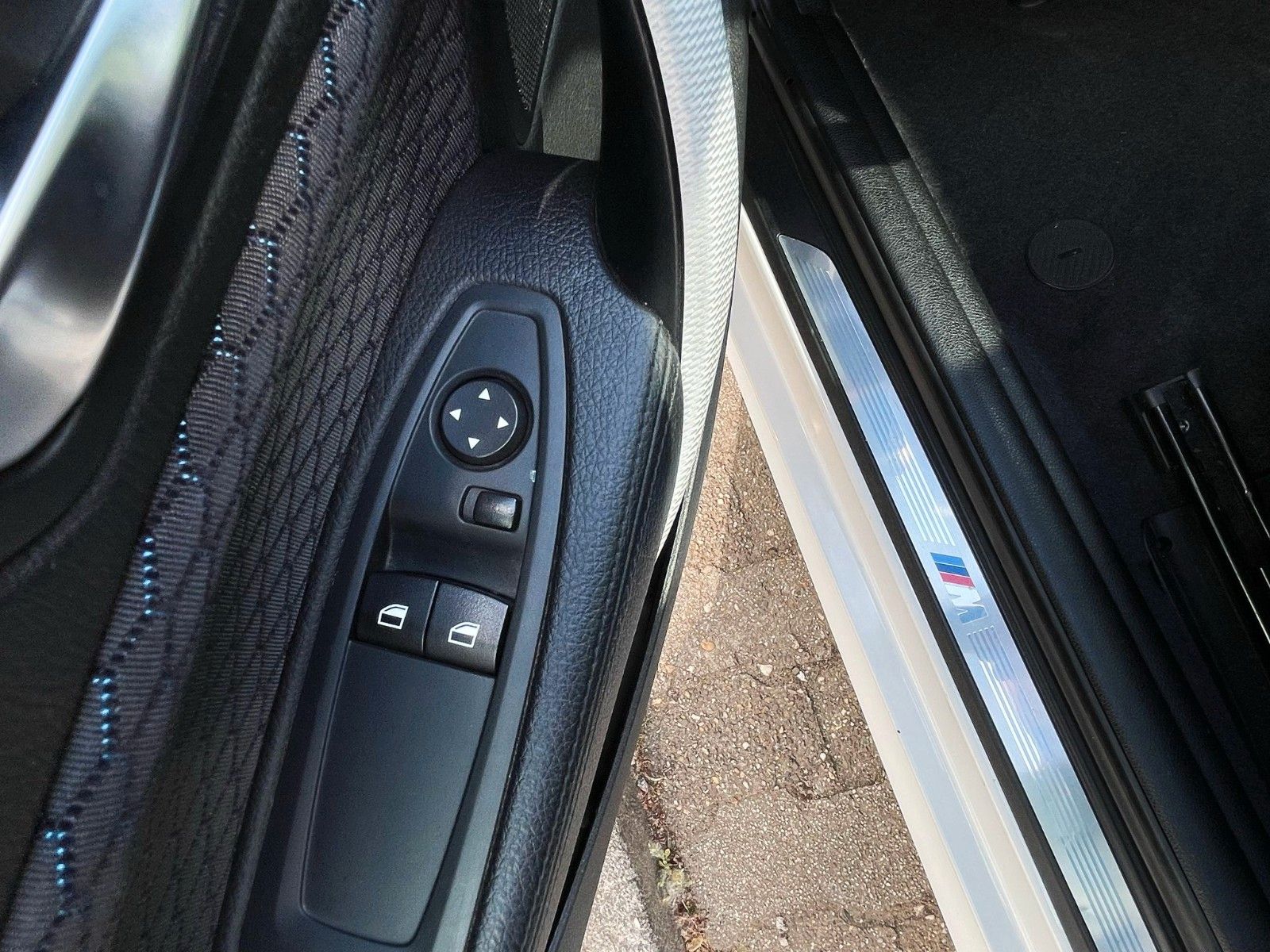 Fahrzeugabbildung BMW 220d Coupe SAG M SPORT PAKET NAVI GSD H&K SOUND