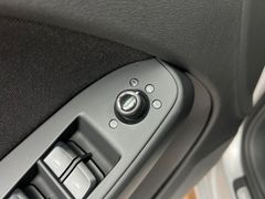 AUDI A4 2.0 TDI Avant / NUR 69.tKM / 1.HD / GARANTIE AUDI A4 2.0 TDI Avant / NUR 69.tKM / 1.HD / GARANTIE