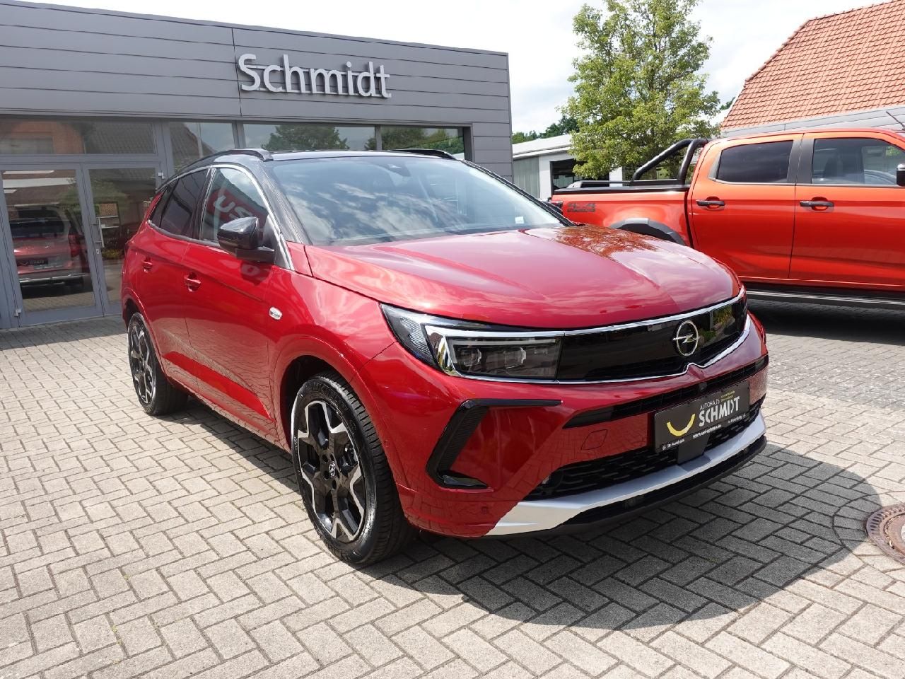 Fahrzeugabbildung Opel Grandland 1,2 Ultimate Automatik