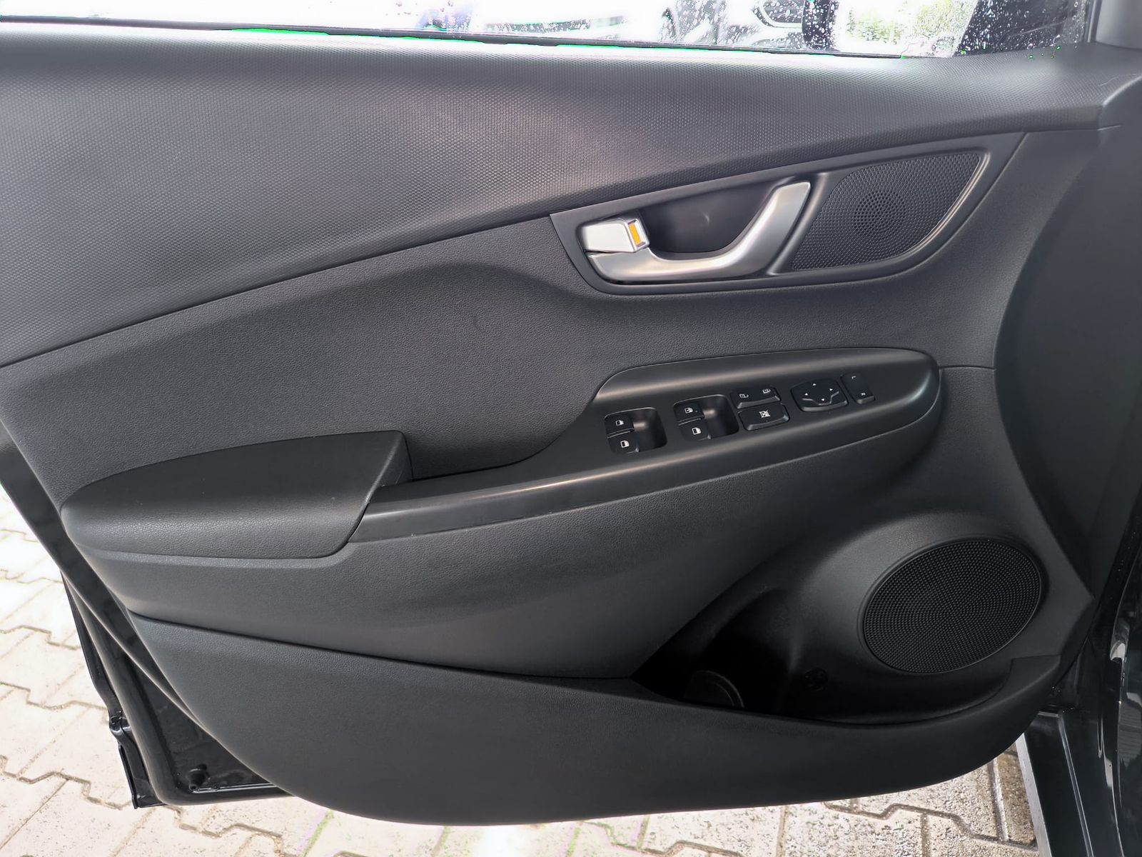 Fahrzeugabbildung Hyundai Kona EV Select WERKSGA+LED+SHZ+KAMER+ACC+AHK+DAB