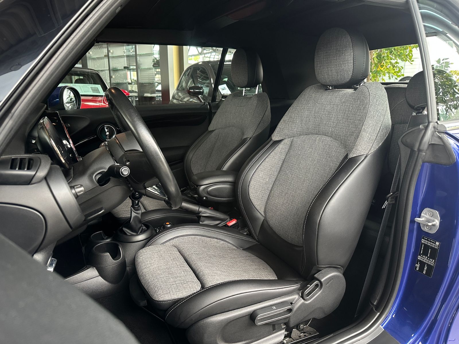 Fahrzeugabbildung MINI Cooper S Cabrio Chili LED NAVI ALU