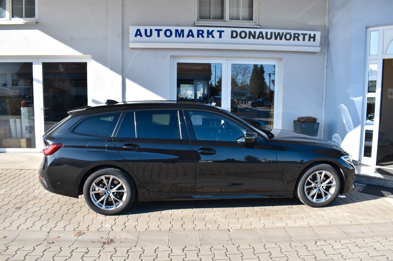 BMW 320d Touring Aut. Sport Line Navi AHK Kamera foto 7