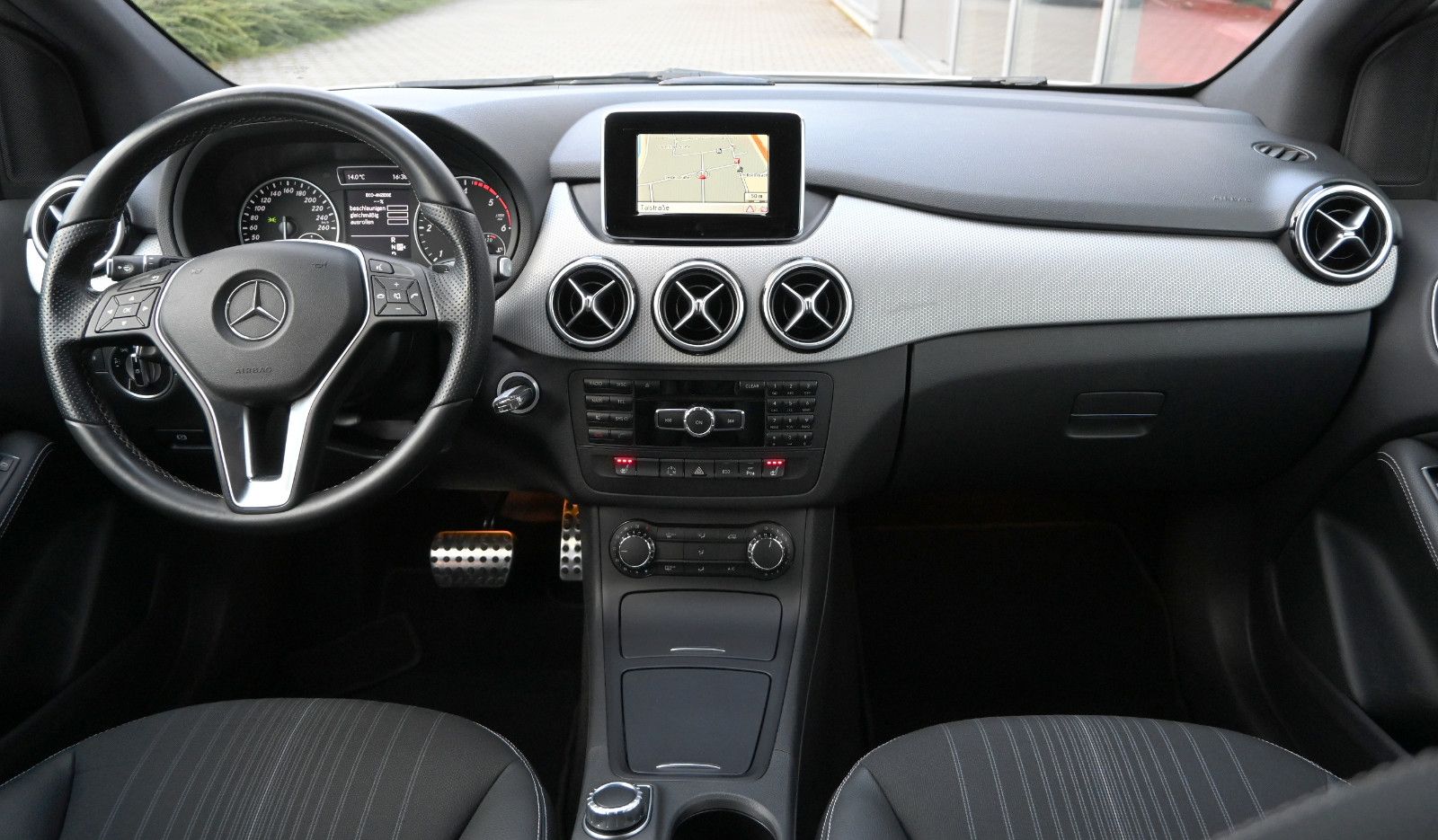 Fahrzeugabbildung Mercedes-Benz B 200 CDI BlueEFF. Aut. °SPORTPAKET°AHK°XENON°