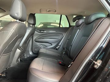 Opel Insignia - 10