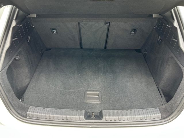 Fahrzeugabbildung Audi S3 Sportback 2.0 TFSI QUATTRO MATRIX SOUND NAVI
